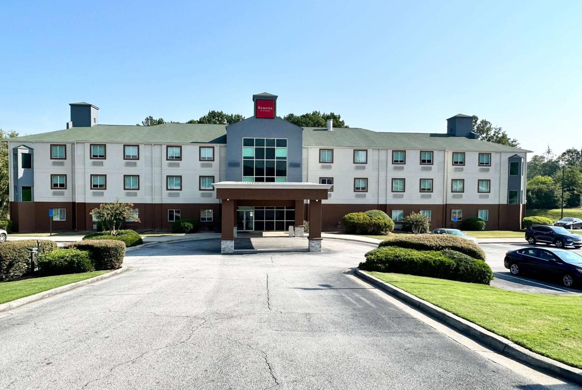 Hotel Ramada By Wyndham Lithia Springs Atlanta Exterior foto